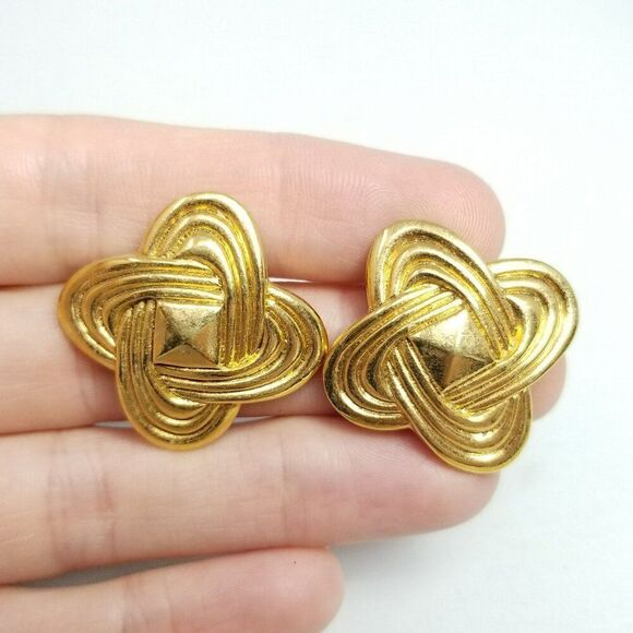 Vintage Avon Gold Tone Knot Design X Shape Stud Earrings, 80s 90s Style - Picture 7 of 7